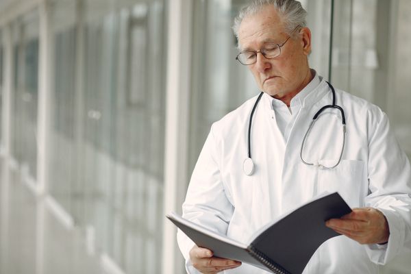 Helixa senior consultant